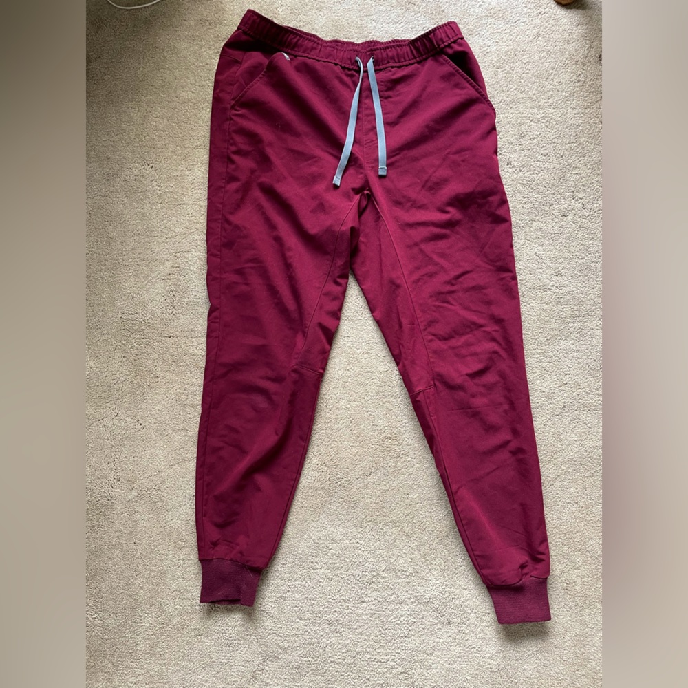 Figs Men’s Medium Burgundy Jogger Scrub Pants